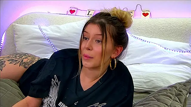 LiliaBianka online show from February 2025 04:26:01 PM