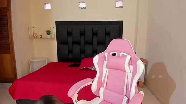 Snapshot of shanakendal2 chatting on January 2025 01:35:01 PM shanakendal2 online show from January 2025 01:35:01 PM