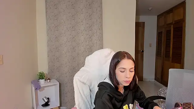 Snapshot of shanakendal2 chatting on February 2025 07:48:02 PM shanakendal2 online show from February 2025 07:48:02 PM