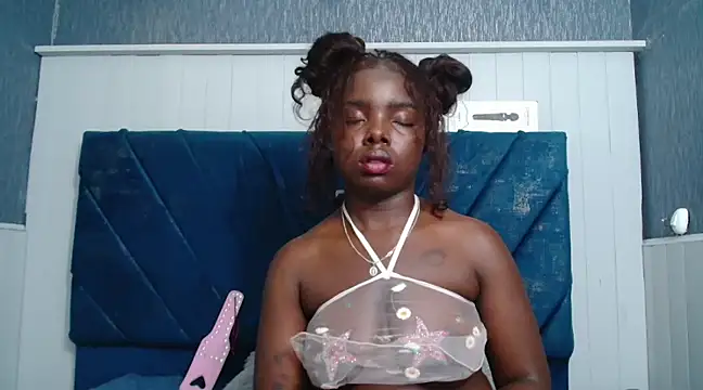 Snapshot of KilyetVera3x chatting on March 2025 08:07:02 AM KilyetVera3x online show from March 2025 08:07:02 AM