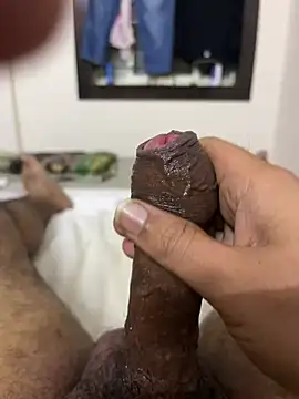 StripMeHot92 online show from December 2024 05:04:01 PM