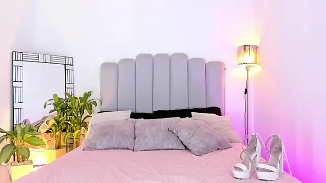 Snapshot of Scarlett_Steelee chatting on December 2025 11:09:01 PM Scarlett Steelee online show from December 2025 11:09:01 PM