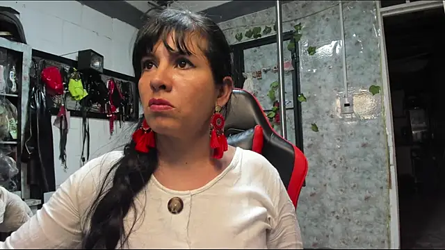 Snapshot of Erlinda-engel chatting on January 2025 10:51:02 PM Erlinda-engel online show from January 2025 10:51:02 PM