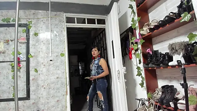 Snapshot of Erlinda-engel chatting on February 2025 12:47:02 AM Erlinda-engel online show from February 2025 12:47:02 AM