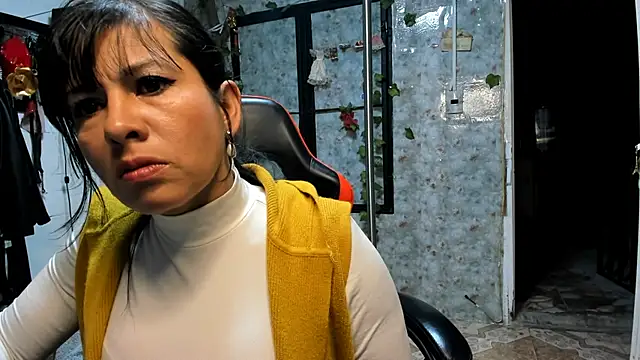 Snapshot of Erlinda-engel chatting on February 2025 01:22:01 PM Erlinda-engel online show from February 2025 01:22:01 PM