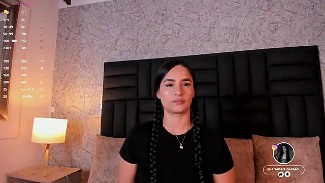 Snapshot of iara_martinez chatting on October 2025 12:49:02 PM iara martinez online show from October 2025 12:49:02 PM