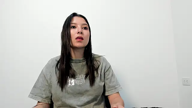 cami-01 online show from October 2025 08:15:01 PM