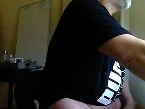 Snapshot of oopsxx chatting on February 2025 03:26:02 PM oopsxx online show from February 2025 03:26:02 PM