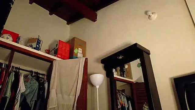 Snapshot of tom_thick chatting on October 2025 06:51:02 PM tom thick online show from October 2025 06:51:02 PM