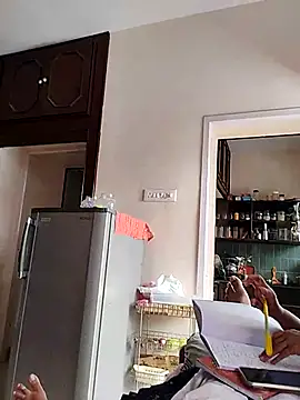 AUNTY1984 online show from October 2025 08:01:01 AM