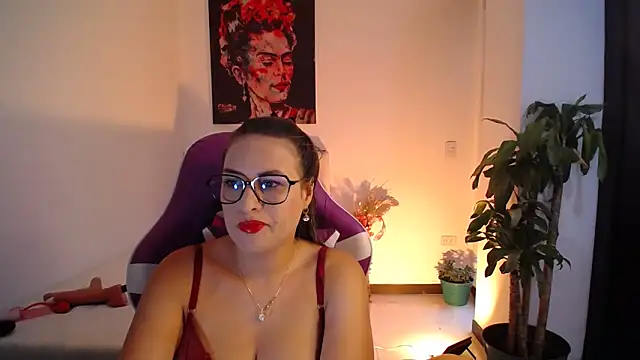 esmeraldaa230 online show from October 2025 08:21:02 PM