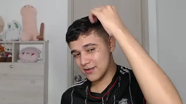 kaiine190 online show from December 2025 08:23:01 AM