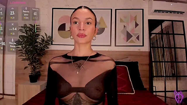 LunaRuso online show from November 2025 07:47:02 PM