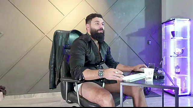 mattmasterss online show from December 2024 05:09:02 AM