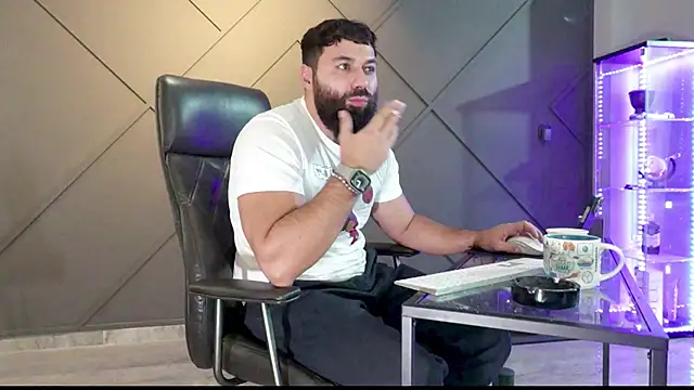 mattmasterss online show from December 2024 04:47:02 PM