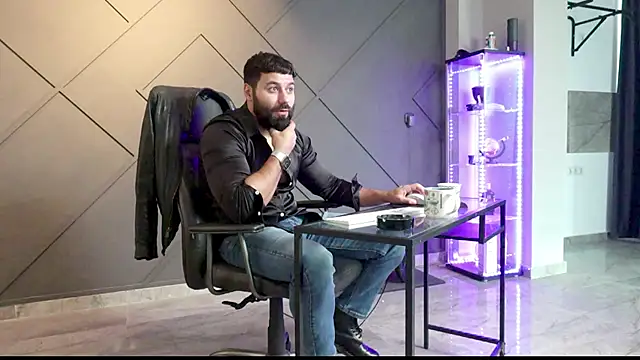 mattmasterss online show from December 2024 10:50:02 AM