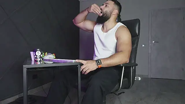 mattmasterss online show from November 2025 07:40:01 AM