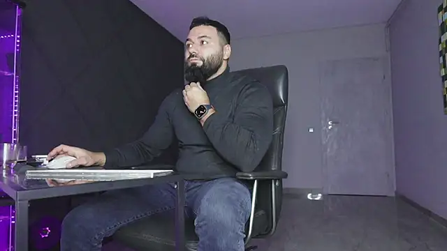 mattmasterss online show from December 2025 07:41:02 PM