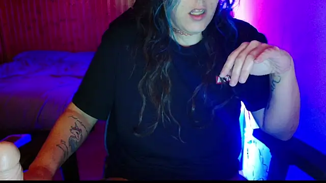 Snapshot of bratty_niagara chatting on December 2025 11:15:01 AM bratty niagara online show from December 2025 11:15:01 AM