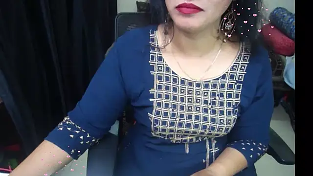 Arushisingh8888 online show from May 2026 01:05:02 PM
