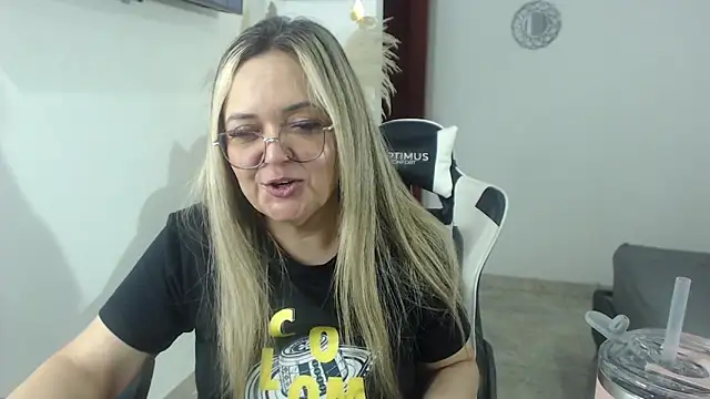 Snapshot of samy_vsn chatting on May 2026 01:56:01 AM samy vsn online show from May 2026 01:56:01 AM