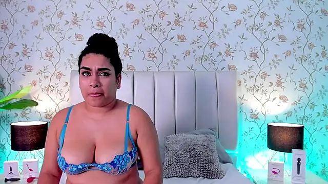 Snapshot of Liana_Asaff chatting on February 2025 02:58:02 AM Liana Asaff online show from February 2025 02:58:02 AM