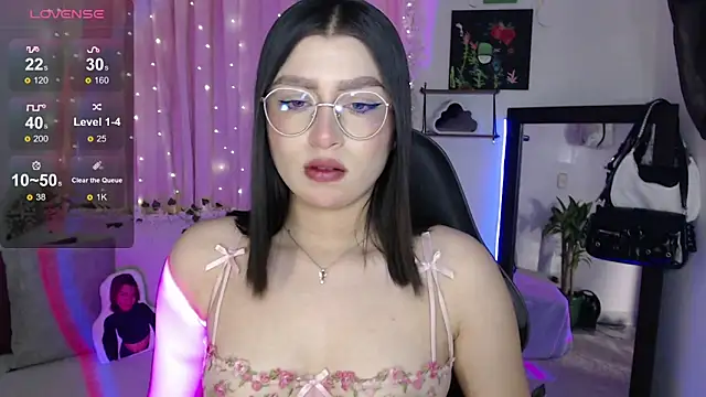 mily thomson b  online show from October 2025 10:29:02 PM