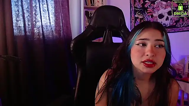 sweetcoralinee online show from October 2025 01:01:01 PM