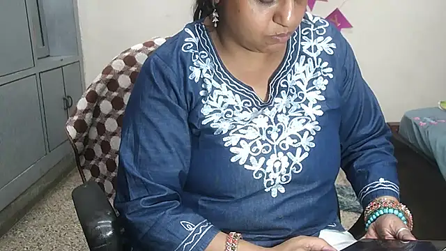 Sexy komolika online show from March 2026 03:04:01 PM