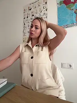 streetdoll online show from February 2025 07:40:02 AM