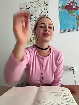 streetdoll online show from February 2025 11:01:02 AM