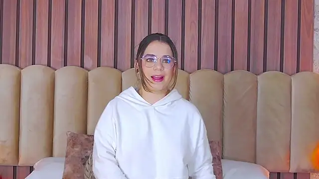 ThaniaJones online show from September 2025 12:07:02 PM