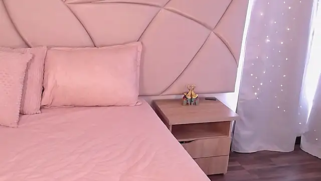 ValleryC online show from September 2025 01:34:01 PM