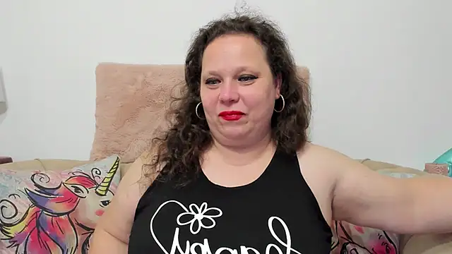 Snapshot of KarolineJoyy chatting on November 2025 07:38:01 PM KarolineJoyy online show from November 2025 07:38:01 PM