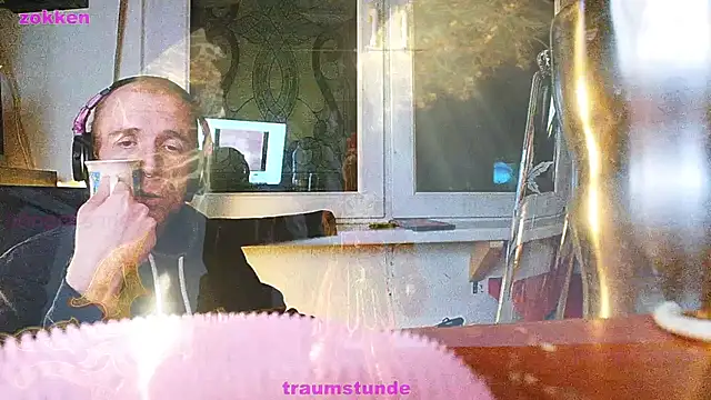 Snapshot of BongChannel chatting on January 2025 12:36:01 AM BongChannel online show from January 2025 12:36:01 AM