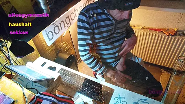 Snapshot of BongChannel chatting on January 2025 04:27:01 AM BongChannel online show from January 2025 04:27:01 AM