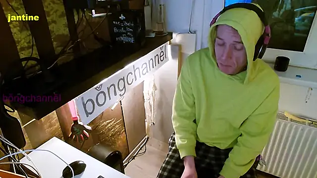 Snapshot of BongChannel chatting on February 2025 10:00:01 PM BongChannel online show from February 2025 10:00:01 PM