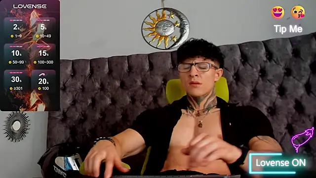 Snapshot of Jeins_carter chatting on January 2025 05:01:01 PM Jeins carter online show from January 2025 05:01:01 PM