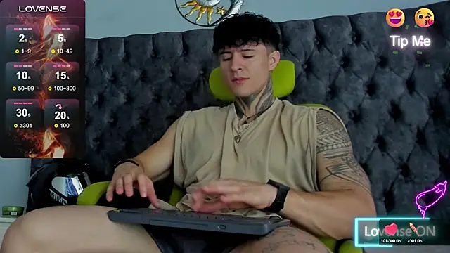 Snapshot of Jeins_carter chatting on January 2025 01:46:01 PM Jeins carter online show from January 2025 01:46:01 PM