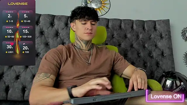 Snapshot of Jeins_carter chatting on February 2025 01:32:01 PM Jeins carter online show from February 2025 01:32:01 PM