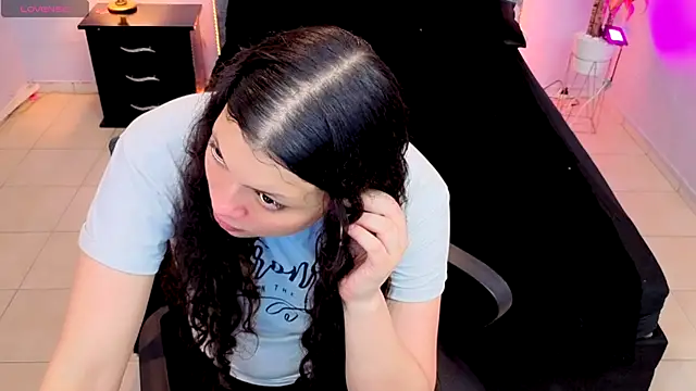 Lana stone  online show from October 2025 03:17:02 AM