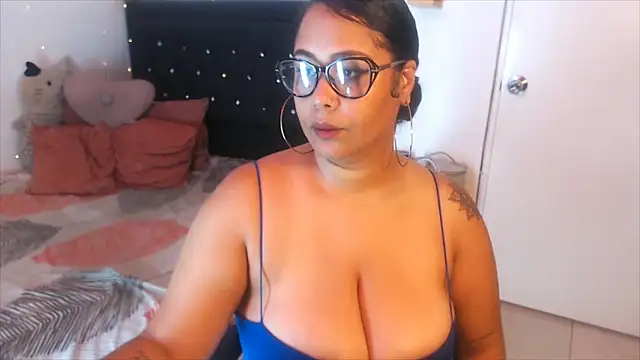 ebony Exotica online show from December 2024 08:05:02 PM