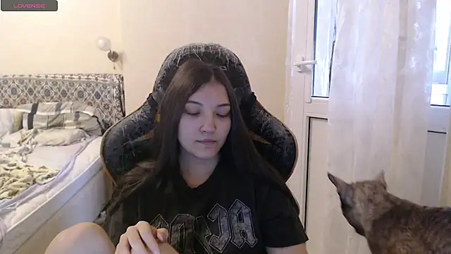 Snapshot of AlisaDevis chatting on November 2025 07:08:02 AM AlisaDevis online show from November 2025 07:08:02 AM