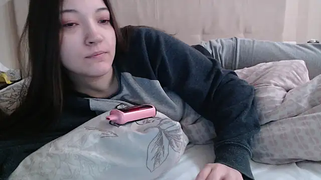 Snapshot of AlisaDevis chatting on February 2026 07:19:01 AM AlisaDevis online show from February 2026 07:19:01 AM