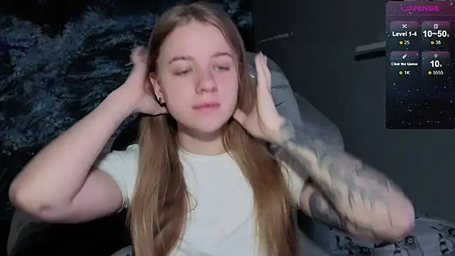 candy maggie online show from December 2025 01:17:01 PM