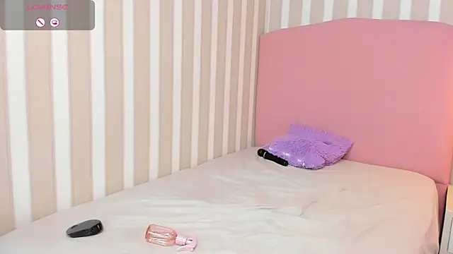 Snapshot of AMELIETARSON chatting on January 2025 10:34:02 PM AMELIETARSON online show from January 2025 10:34:02 PM