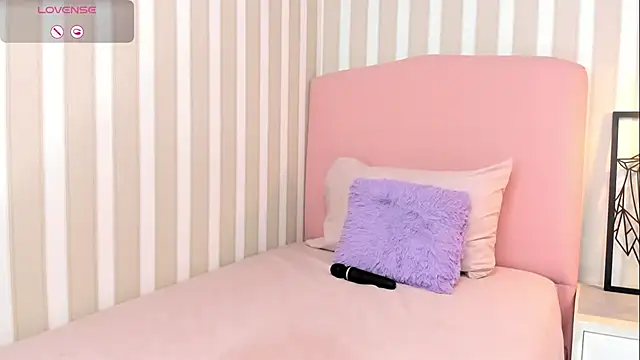 Snapshot of AMELIETARSON chatting on February 2025 10:26:02 PM AMELIETARSON online show from February 2025 10:26:02 PM