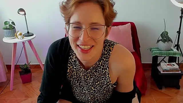 cuddlingbunny online show from December 2024 07:57:01 PM