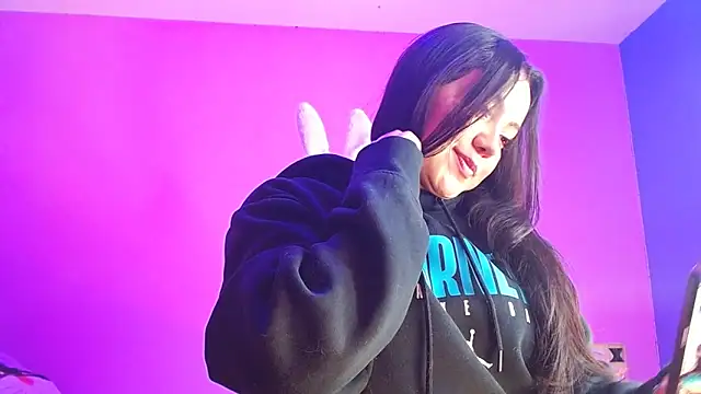 Snapshot of Isa-Jones chatting on October 2025 03:40:02 AM Isa-Jones online show from October 2025 03:40:02 AM