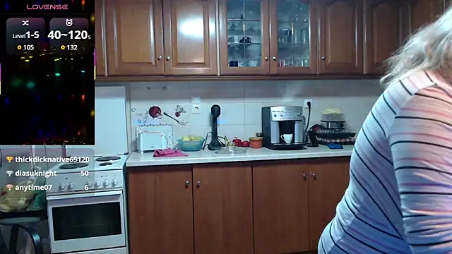 Snapshot of JennaDeluxe chatting on April 2026 07:41:01 AM JennaDeluxe online show from April 2026 07:41:01 AM